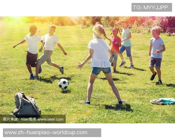 小朋友在踢足球时的快乐瞬间与成长体验分享 小朋友在踢足球时的快乐瞬间与成长体验分享